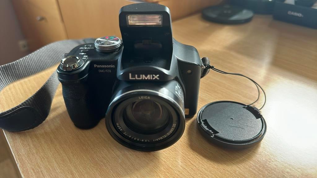 Panasonic Lumix FZ8 avec sac et accessoires, TV, Hi-fi & Vidéo, Appareils photo numériques, Utilisé, Compact, Autres Marques, 8 fois ou plus