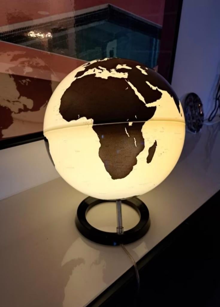 Wereldbol Neon Classic met verlichting, Ophalen, Verlicht, Zo goed als nieuw