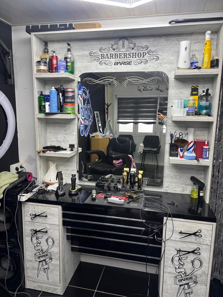 Armoire de coiffeur/armoire de coiffure/coiffeuse, Enlèvement, Utilisé