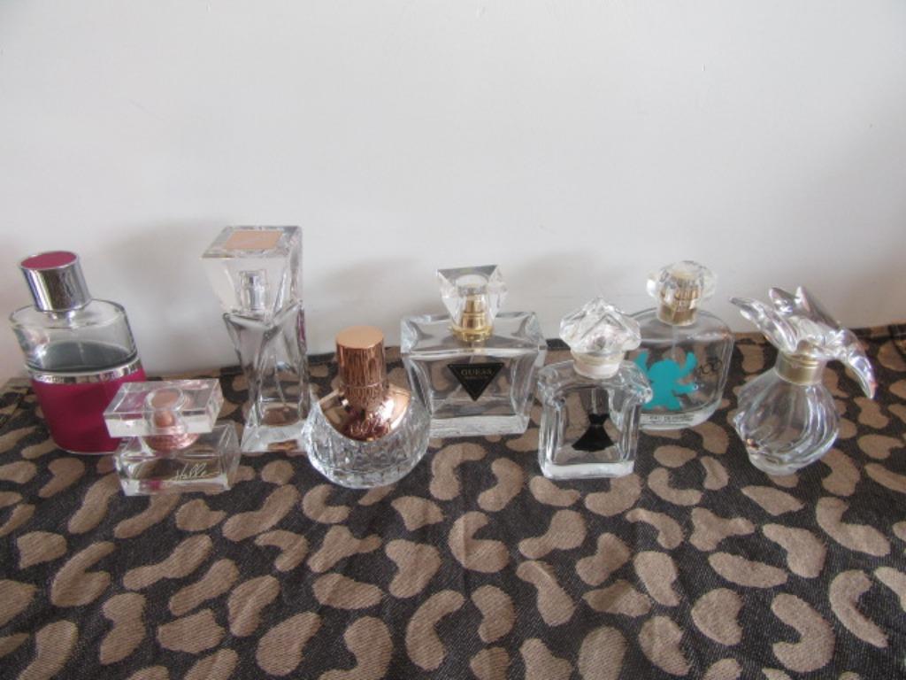 Verschillende lege flesjes parfum - Guess - Hypnose - Halle, Ophalen of Verzenden, Gebruikt, Parfumfles