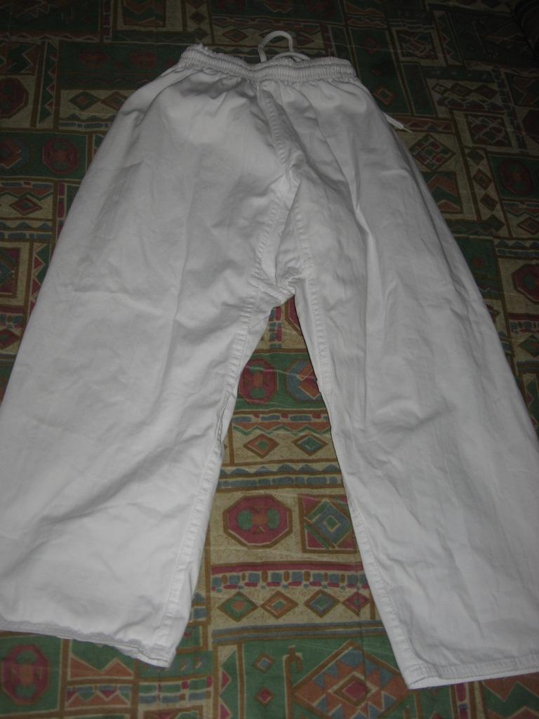 Kimono ceinture blanc neuf taille 140, Enlèvement ou Envoi, Neuf, Karaté, Vêtements d'arts martiaux