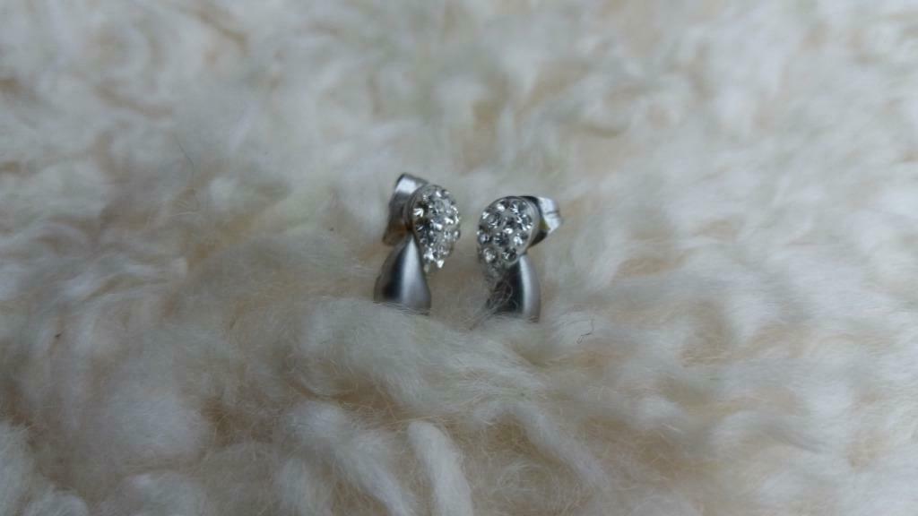 Nieuwe oorbellen Victoria, Handtassen en Accessoires, Oorbellen, Overige materialen, Verzenden, Nieuw, Knopjes of Stekers