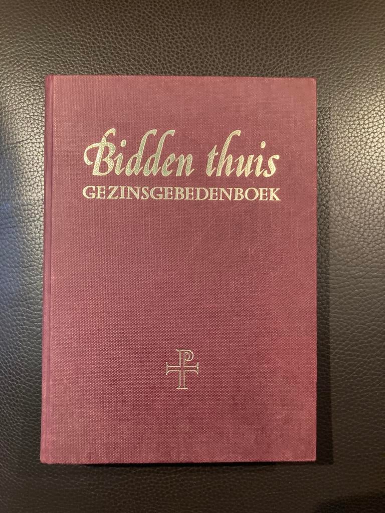 Bidden thuis - gezinsgebedenboek, Ophalen, Zo goed als nieuw, Christendom | Katholiek