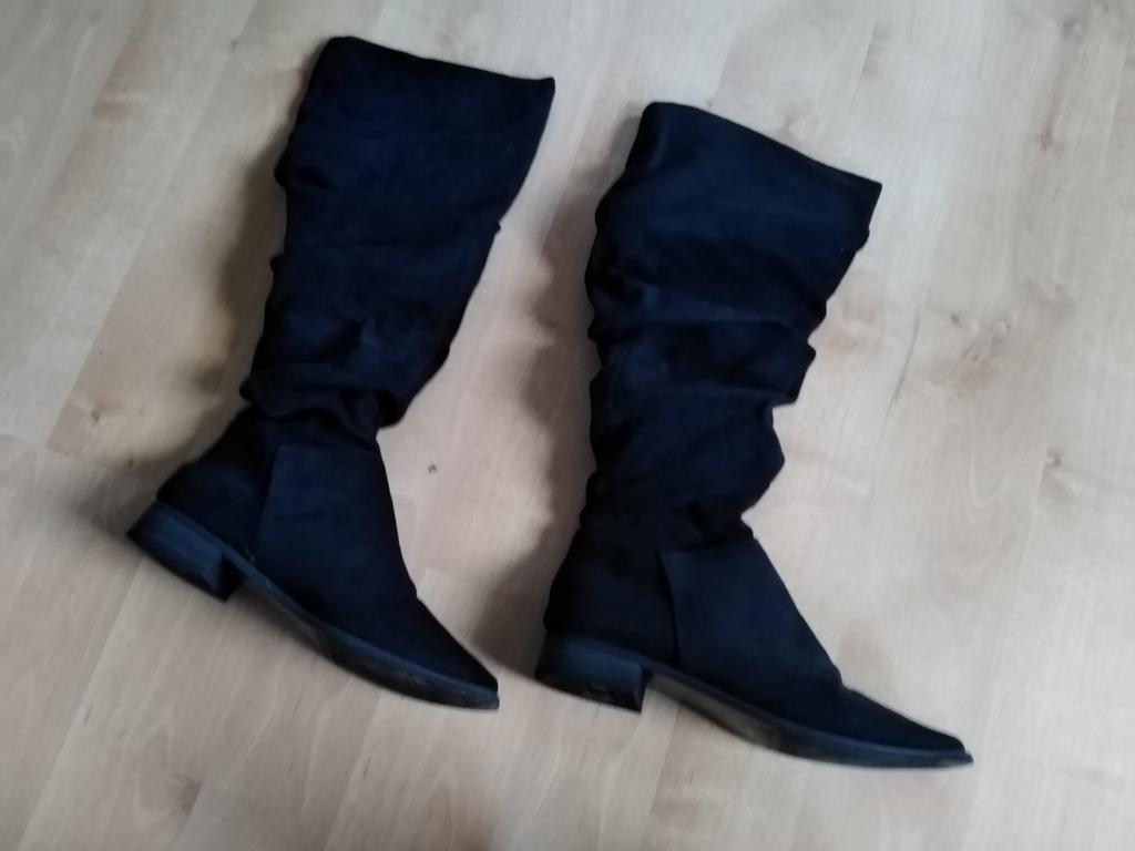 Zwarte laarzen, Kleding | Dames, Schoenen, Hoge laarzen, Zwart, Ophalen of Verzenden, Zo goed als nieuw