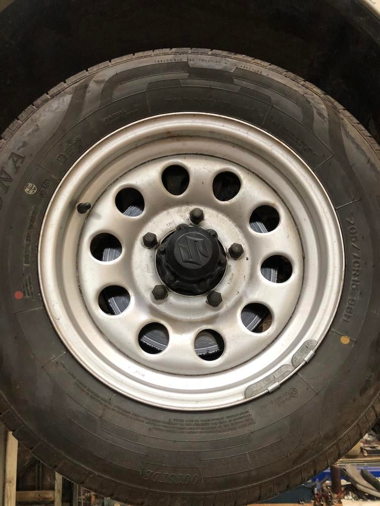 Pneus avec jantes pour jmny état neuf 205/70 R 15 96H, Autos : Pièces & Accessoires, Pneus & Jantes