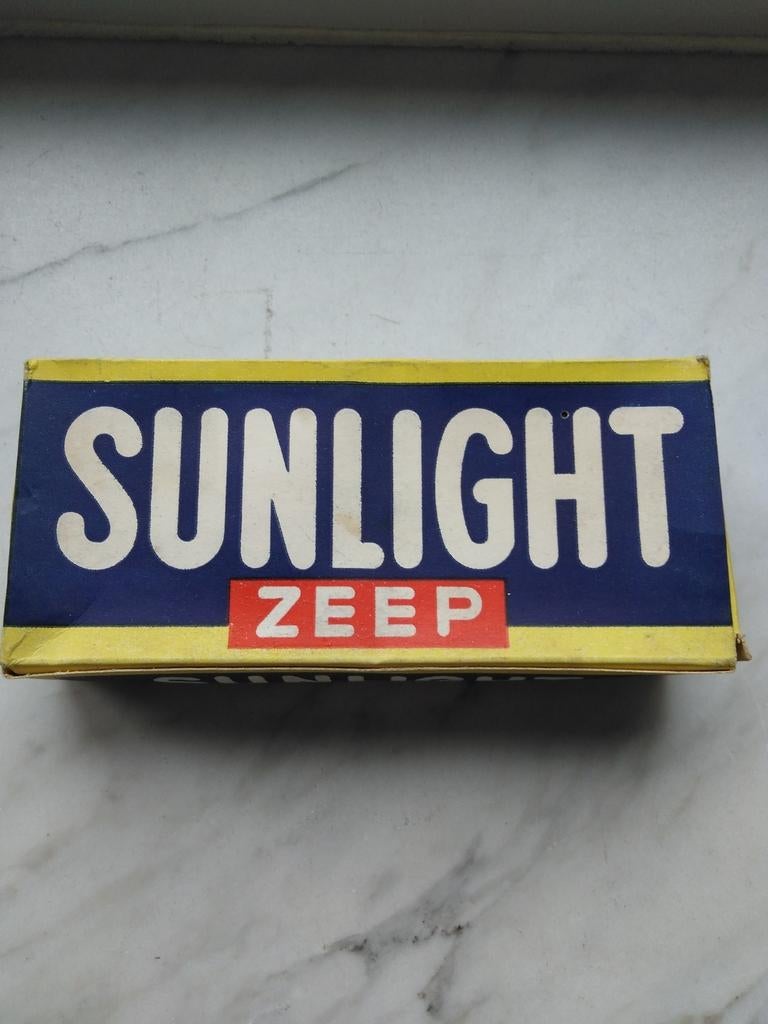 Oude doos sunlight zeep  2 stukken zeep erbij , meerdere doz, Ophalen of Verzenden, Nieuw