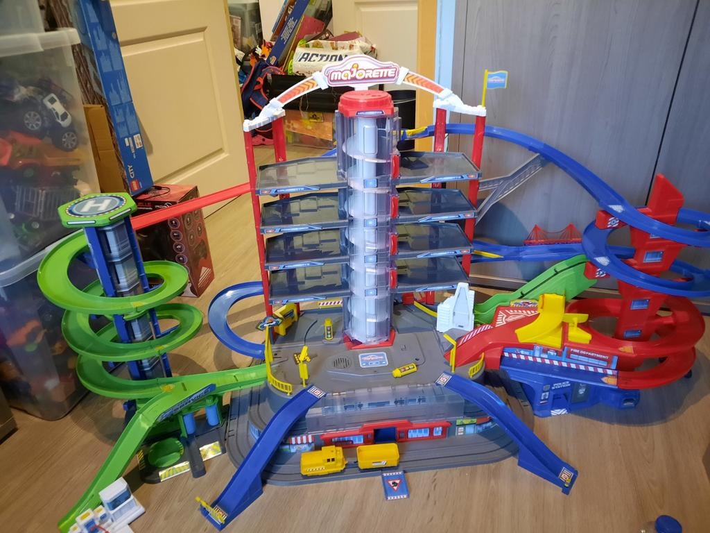 Circuit majorette super city garage, Kinderen en Baby's, Zelf te bouwen, Ophalen, Overige merken, Racebaan