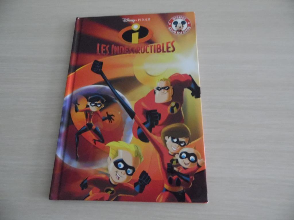 LES INDESTRUCTIBLES         MICKEY CLUB DU LIVRE, 5 of 6 jaar, Jongen of Meisje, Ophalen of Verzenden, Zo goed als nieuw