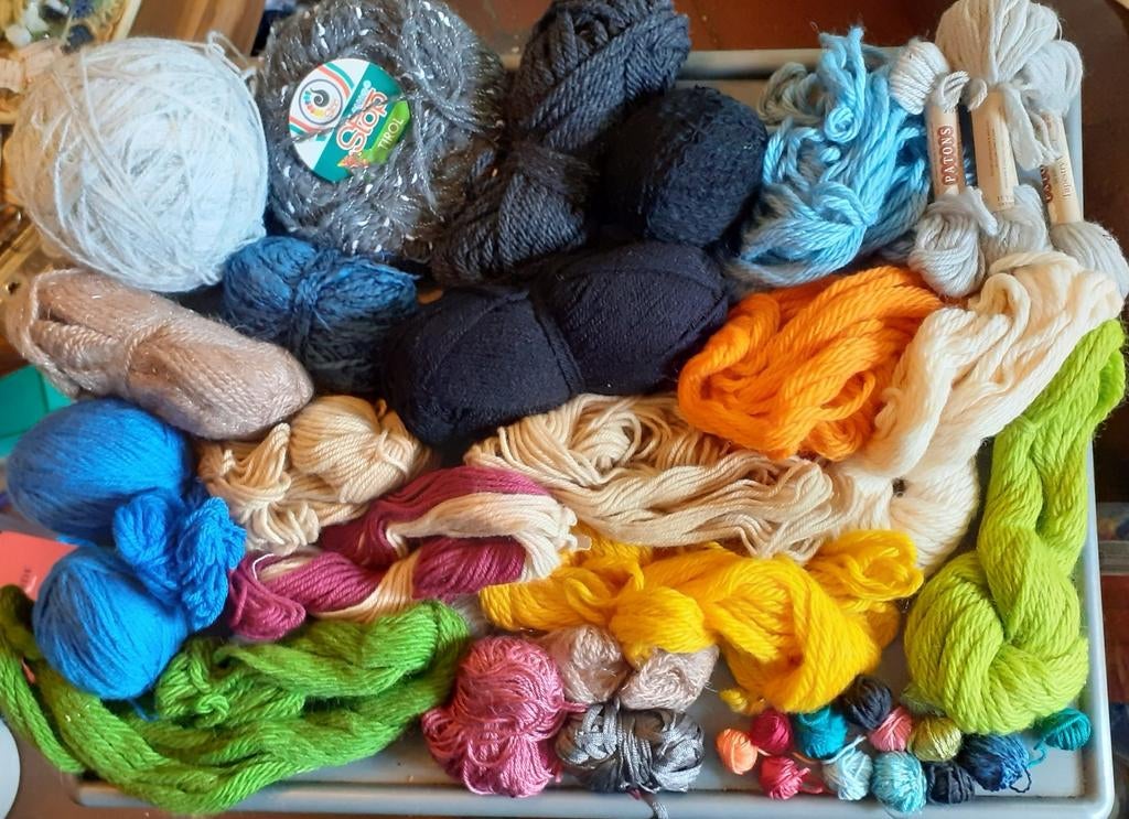 Lot de laine à tricoté à broder neuf, Hobby & Loisirs créatifs, Enlèvement ou Envoi, Comme neuf, Tricot