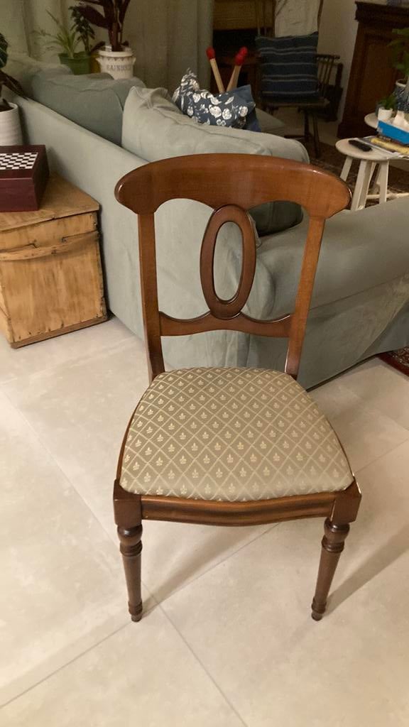 6 identieke notelaar stoelen, Huis en Inrichting, Stoelen, Ophalen, Bruin, Zo goed als nieuw, Vijf, Zes of meer stoelen