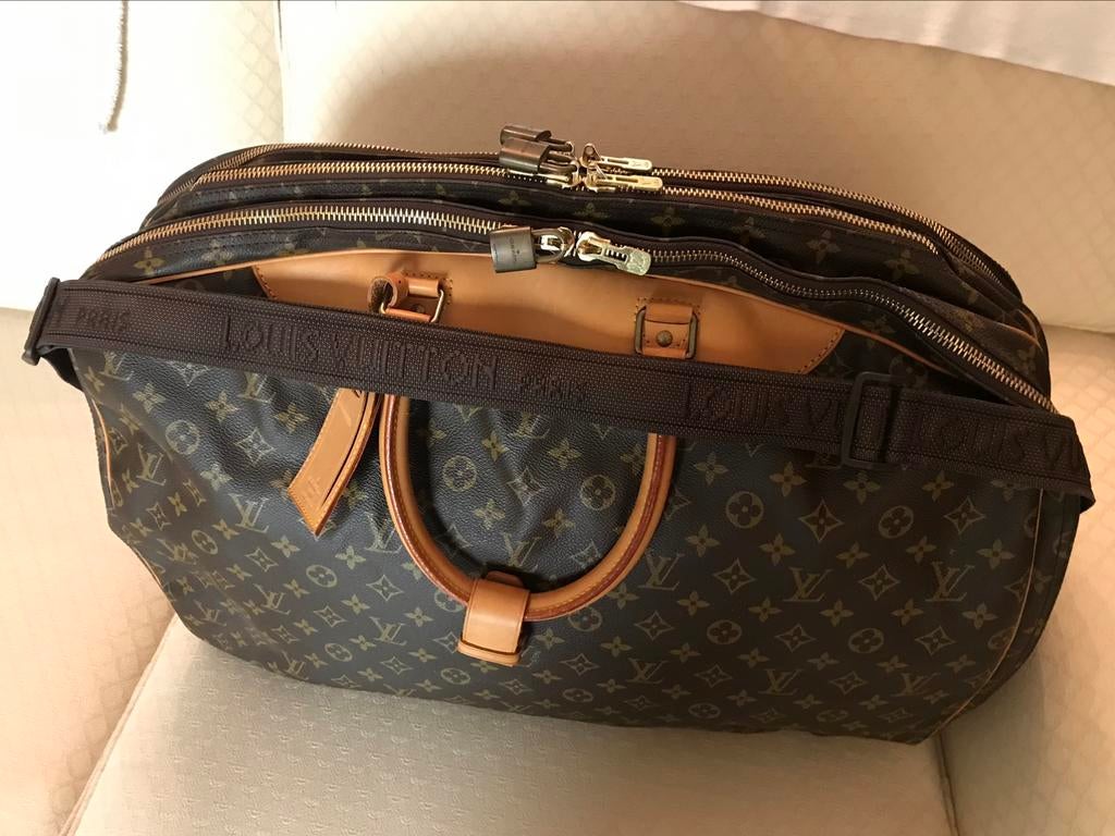 SAC DE VOYAGES LOUIS VUITTON ÉTAT NEUF JAMAIS EMPLOYÉ, Neuf