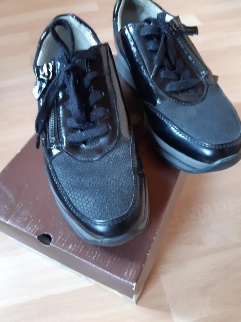 Zwarte sneakers, Ophalen of Verzenden, Zo goed als nieuw, Sneakers