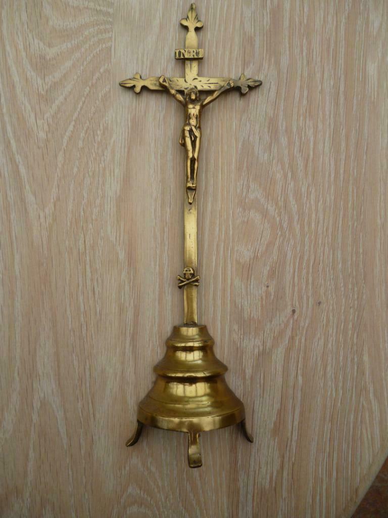 Crucifix du XVIIIème siècle en bronze, Enlèvement ou Envoi, Bronze