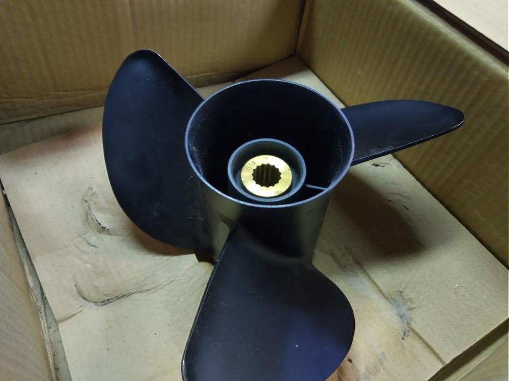 ( miskoop) RVS ( zwart ) "YAMAHA" 13 3/4 x 21 ML Propeller, Enlèvement, Neuf, Moteur et Technique, Bateau à moteur