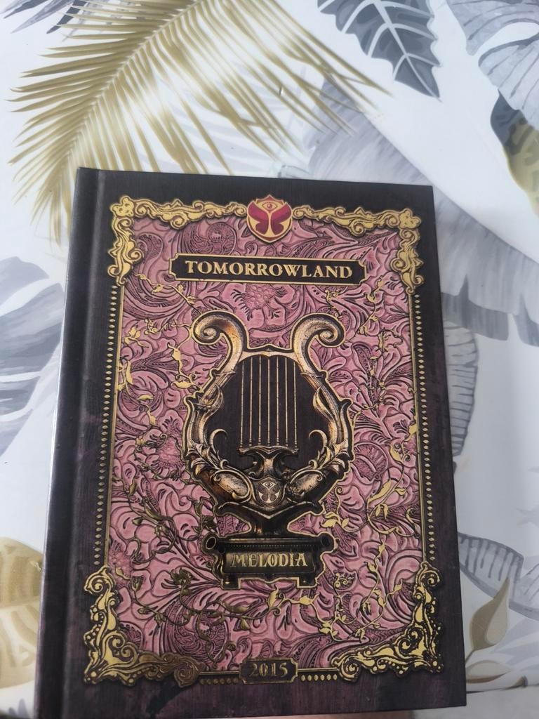 Album de 3 cd de Tomorrowland, Enlèvement, Comme neuf