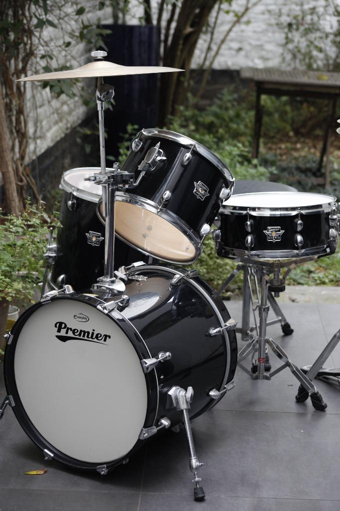 Premier Cabria drumstel, Enlèvement