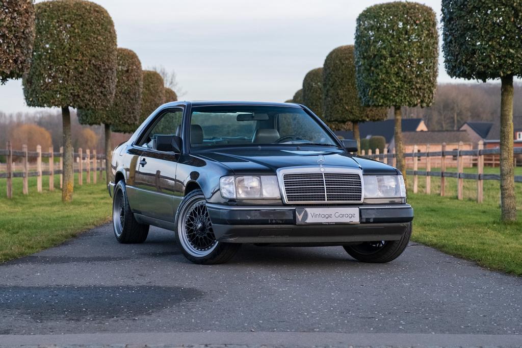 Mercedes-Benz 230CE Coupé, Auto's, Mercedes-Benz, 4 zetels, Achterwielaandrijving, 4 cilinders, 2300 cc