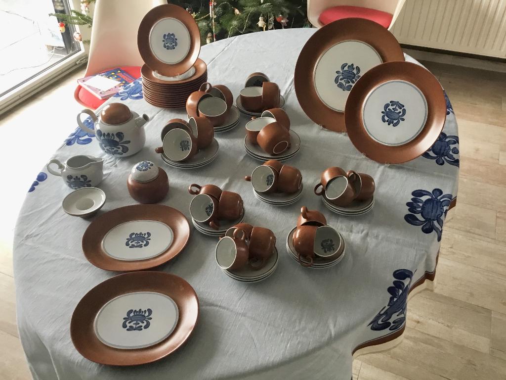 Service à thé chekiang villeroy et boch 77 pièces + nappe , Enlèvement
