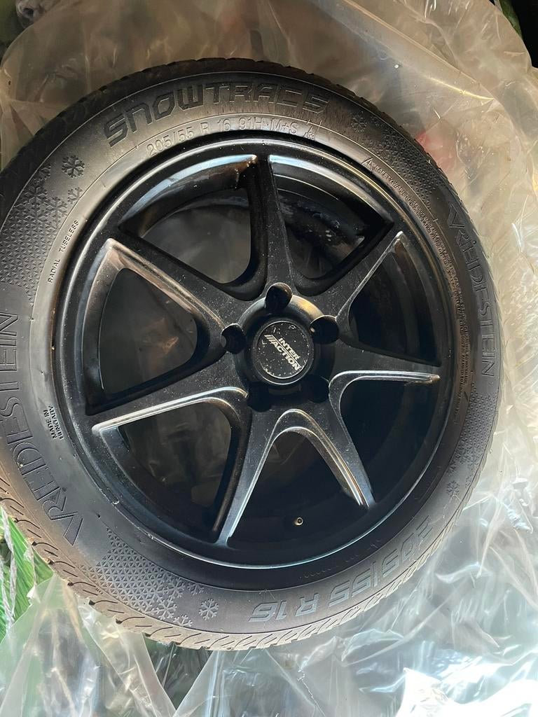 À vendre 4 jantes pour alfa giulietta, Pneus et Jantes, Pneus hiver, 16 pouces, Véhicule de tourisme