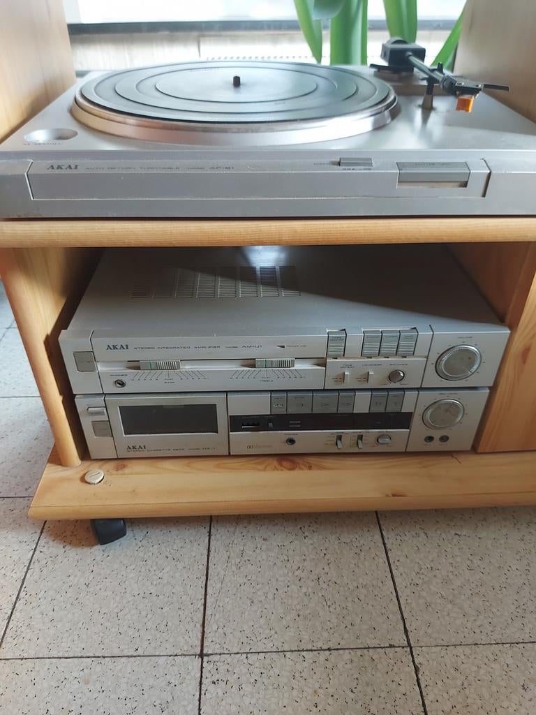 Platine disque, cassette, égaliseur akai à vendre, TV, Hi-fi & Vidéo, Tourne-disques, Enlèvement ou Envoi, Comme neuf, Akai