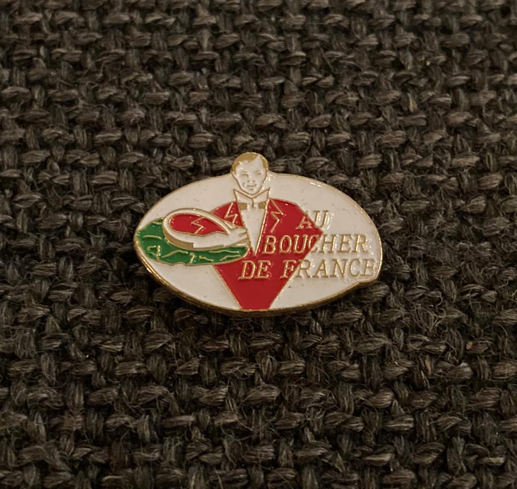 PIN - AU BOUCHER DE FRANCE, Envoi, Utilisé, Autres sujets/thèmes, Insigne ou Pin's
