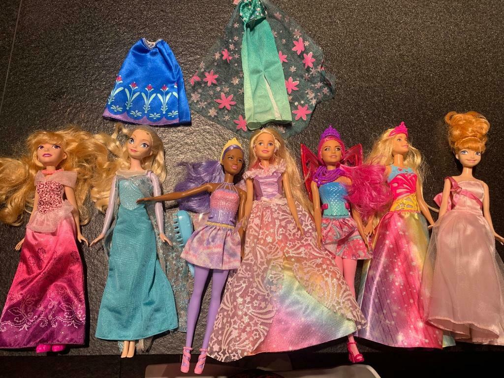 Barbie Fashion show koffer en 7 poppen, Kinderen en Baby's, Ophalen of Verzenden, Gebruikt, Barbie