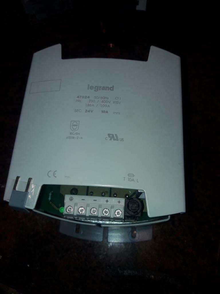 Legrand 47024 Alimentation transformateur de sécurité 24V 10, Enlèvement, Comme neuf, Autres types