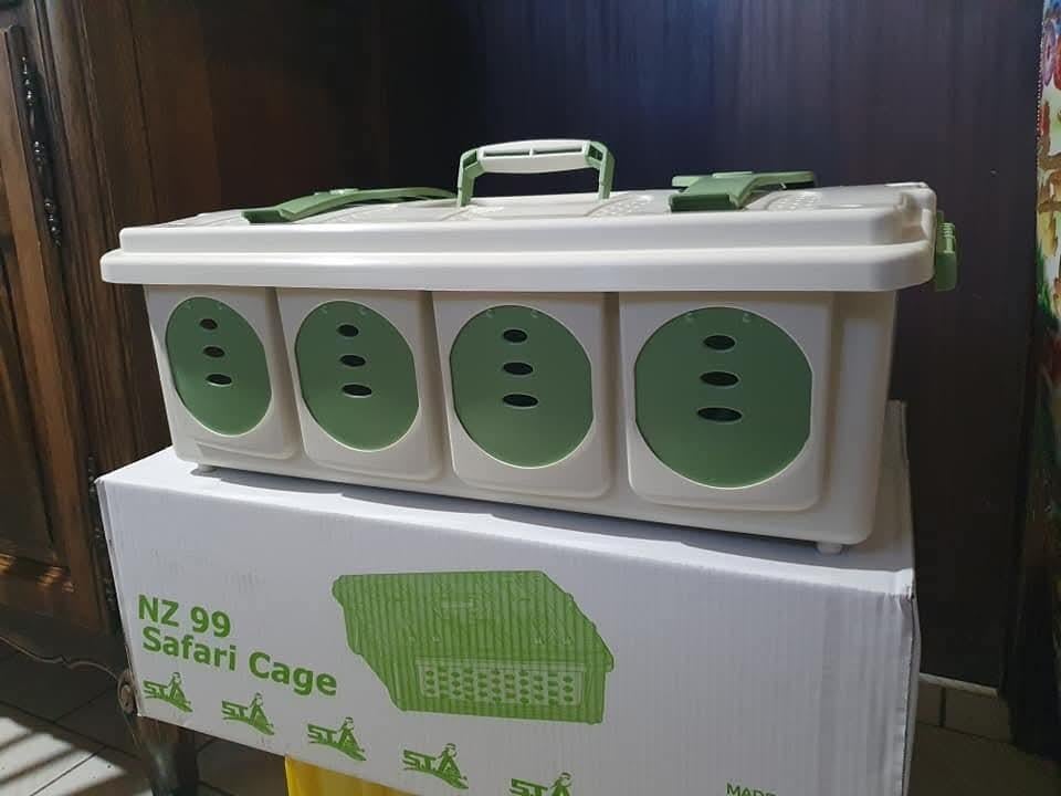 Boîte de transport en plastique Safari (4 pièces avec couver, Enlèvement