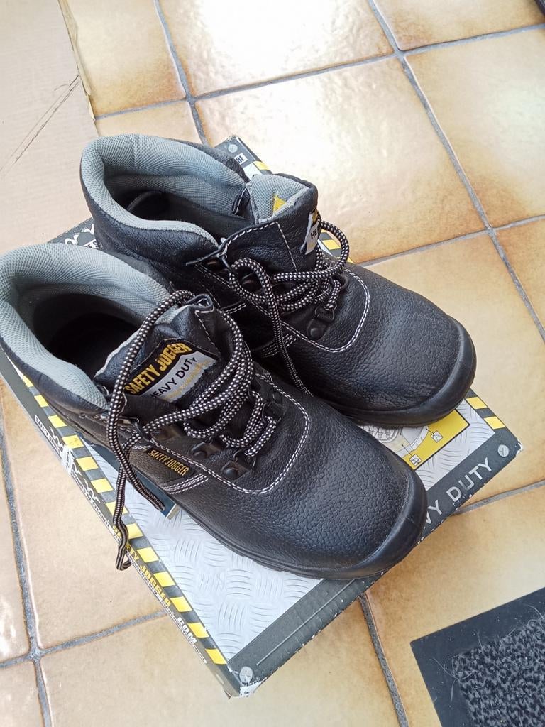 Werkschoenen, Tuin en Terras, Ophalen, Zo goed als nieuw