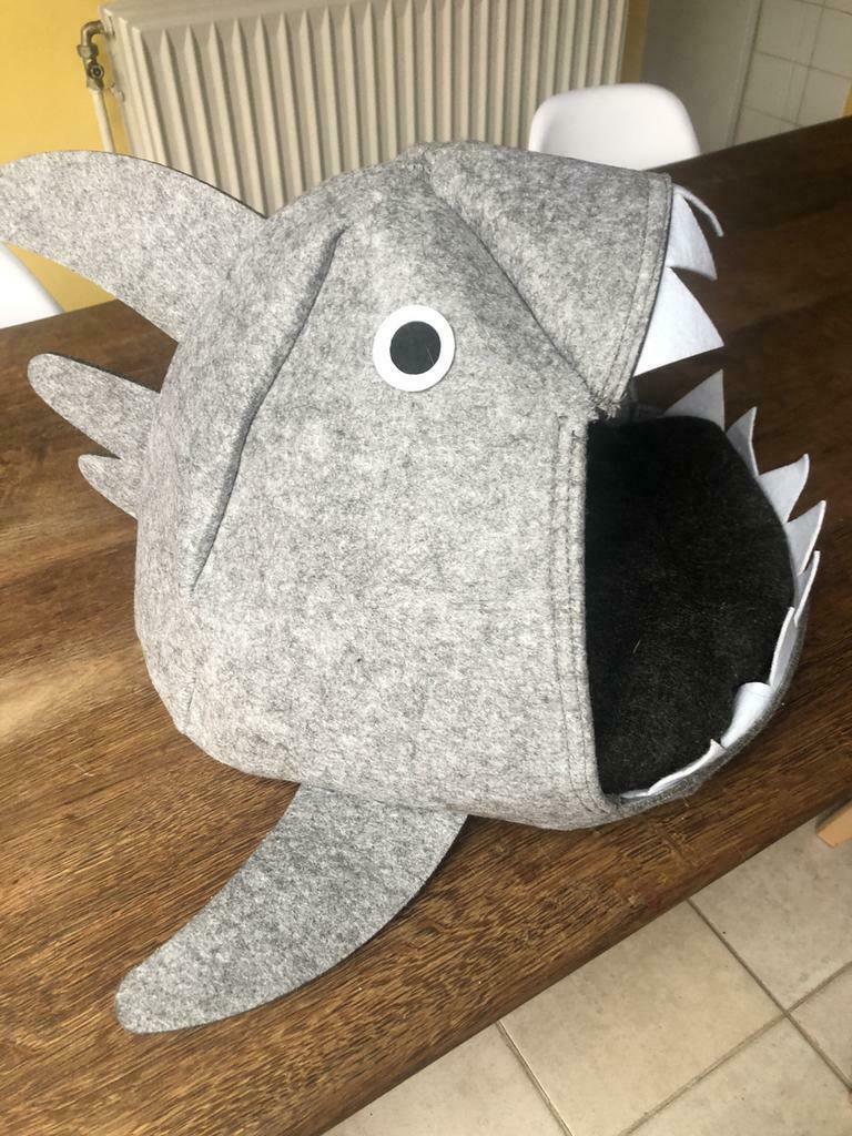 Panier pour chats et animaux de compagnie igloo, Animaux & Accessoires, Comme neuf