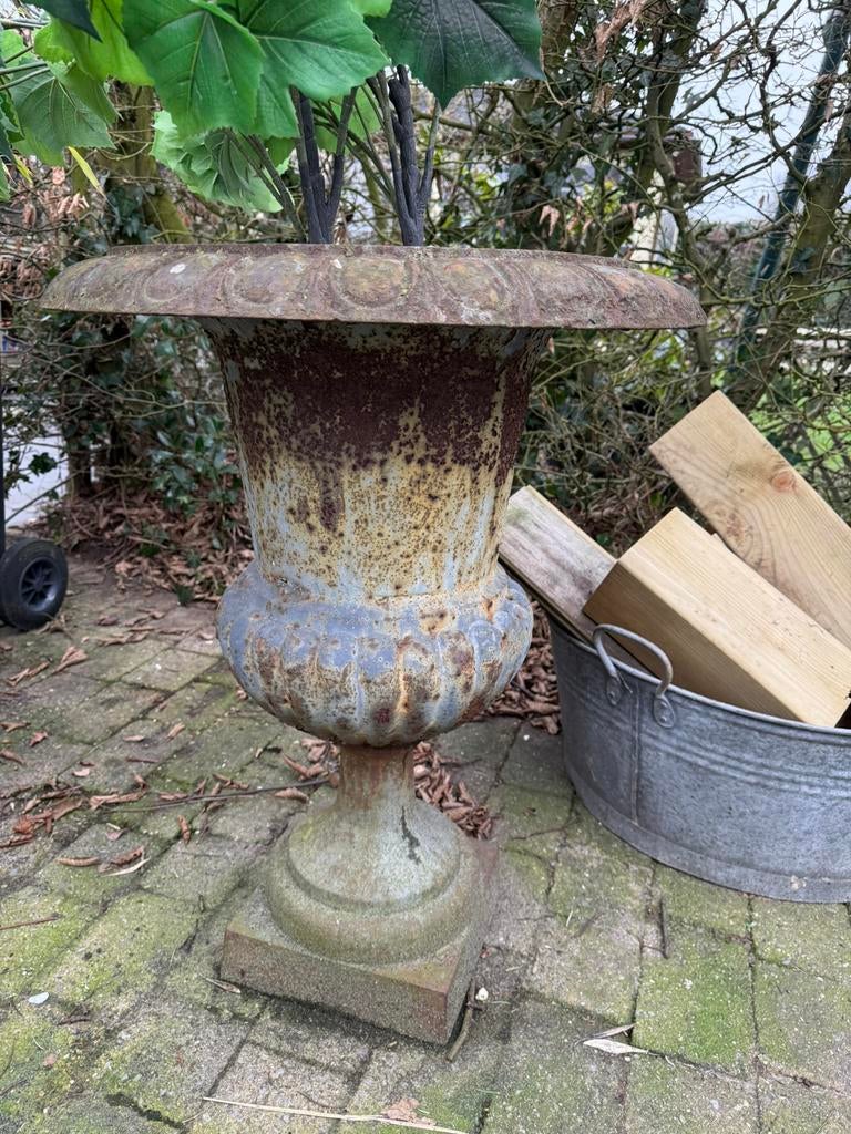 Zware metalen bloempot, Tuin en Terras, Tuinvazen, Ophalen, Gebruikt