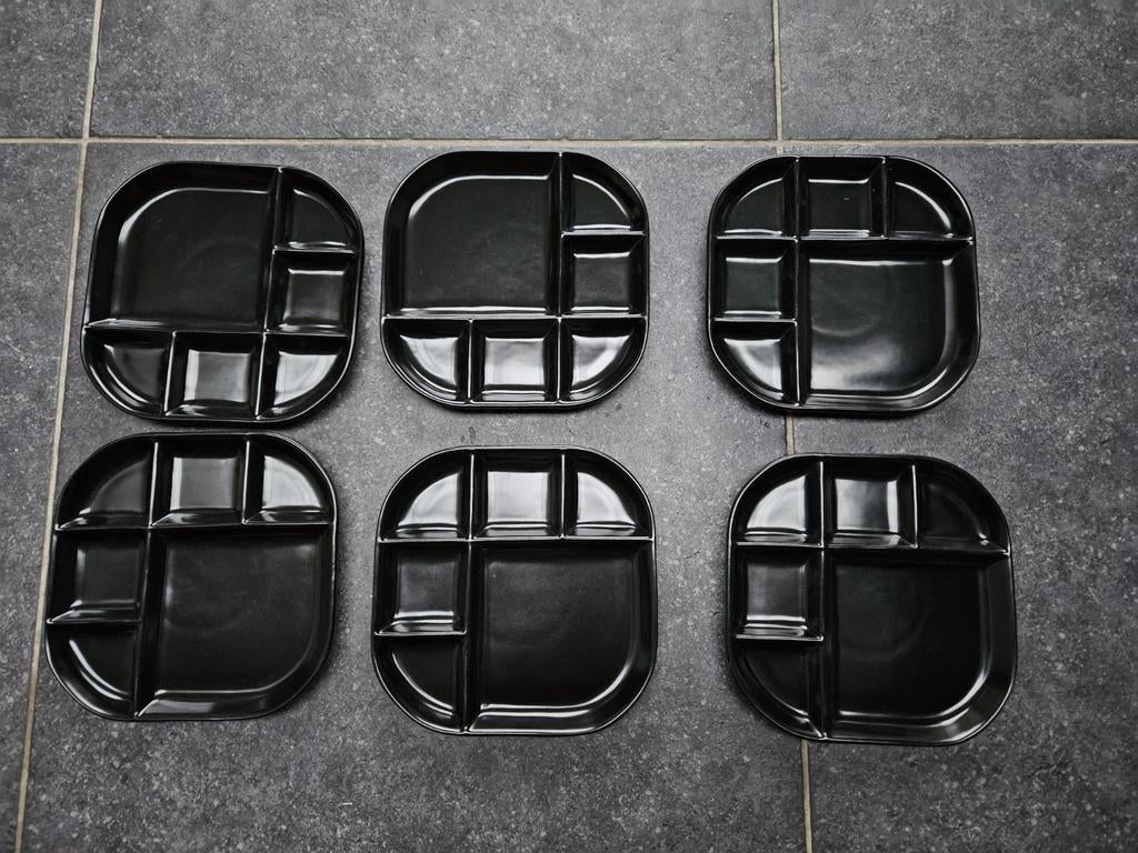 6 assiettes à fondue ou gourmandes carrées noir mat, Enlèvement, Comme neuf, Uni, Assiettes(s)
