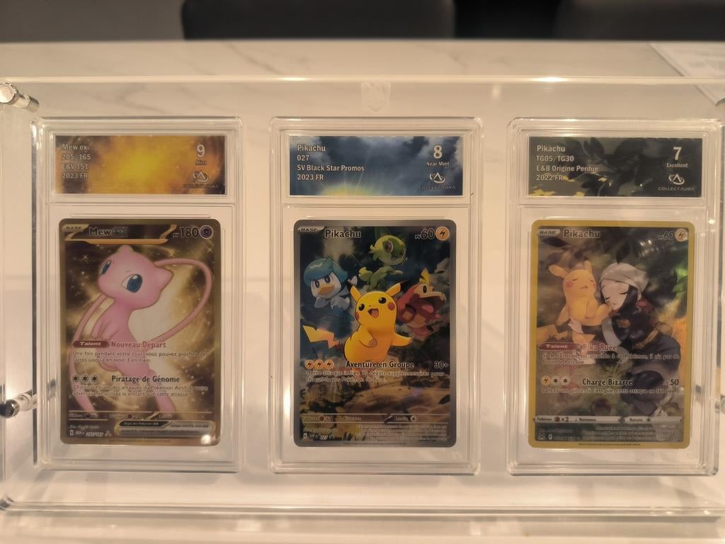 Superbe cadre avec 3 cartes pokemon gradée, Ophalen