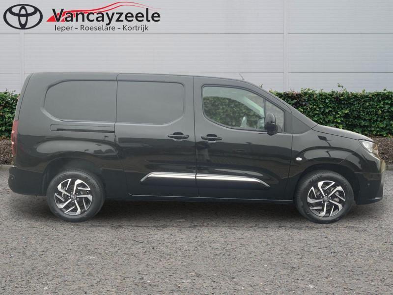 Toyota ProAce City LWB Dynamic 1d 27273 + BTW, Auto's, Toyota, Automaat, ProAce, Zwart, 130 pk