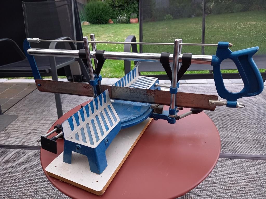 SCIE COUPE D'ANGLE  10€, Bricolage & Construction, Enlèvement