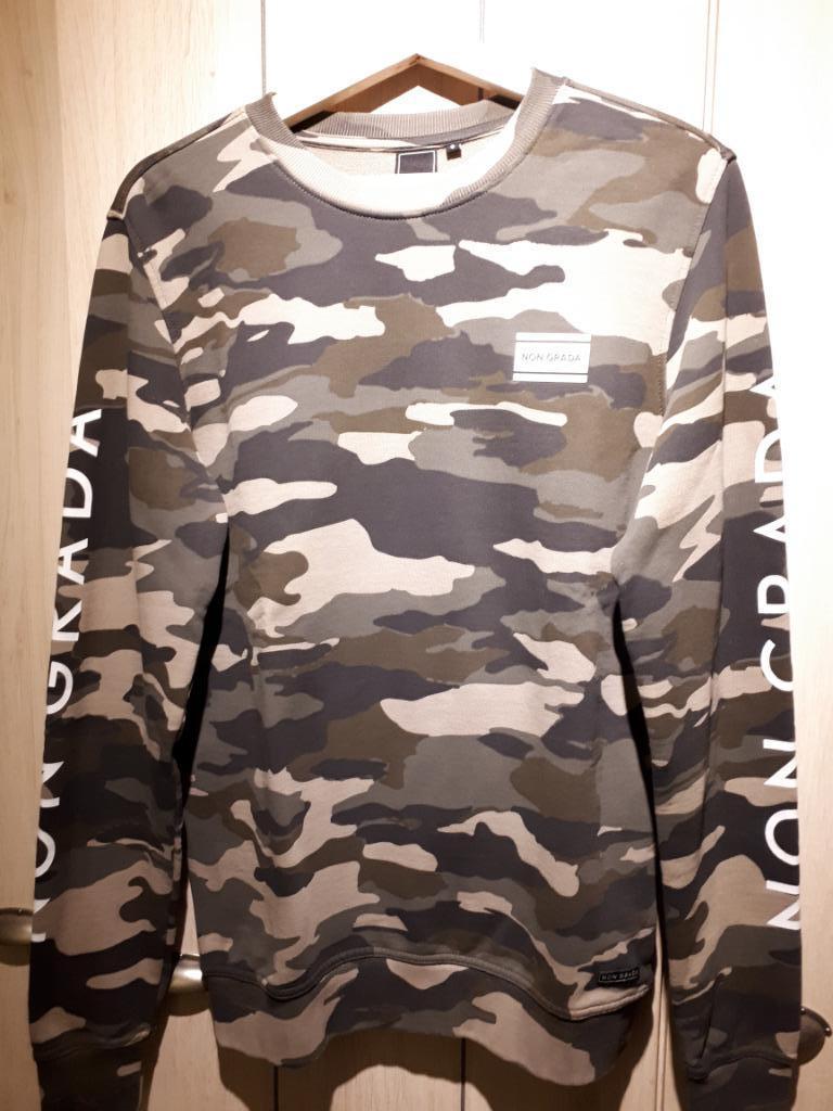 Sweatshirt motif camouflage NON GRADA, Enlèvement, Neuf, Taille 48/50 (M)