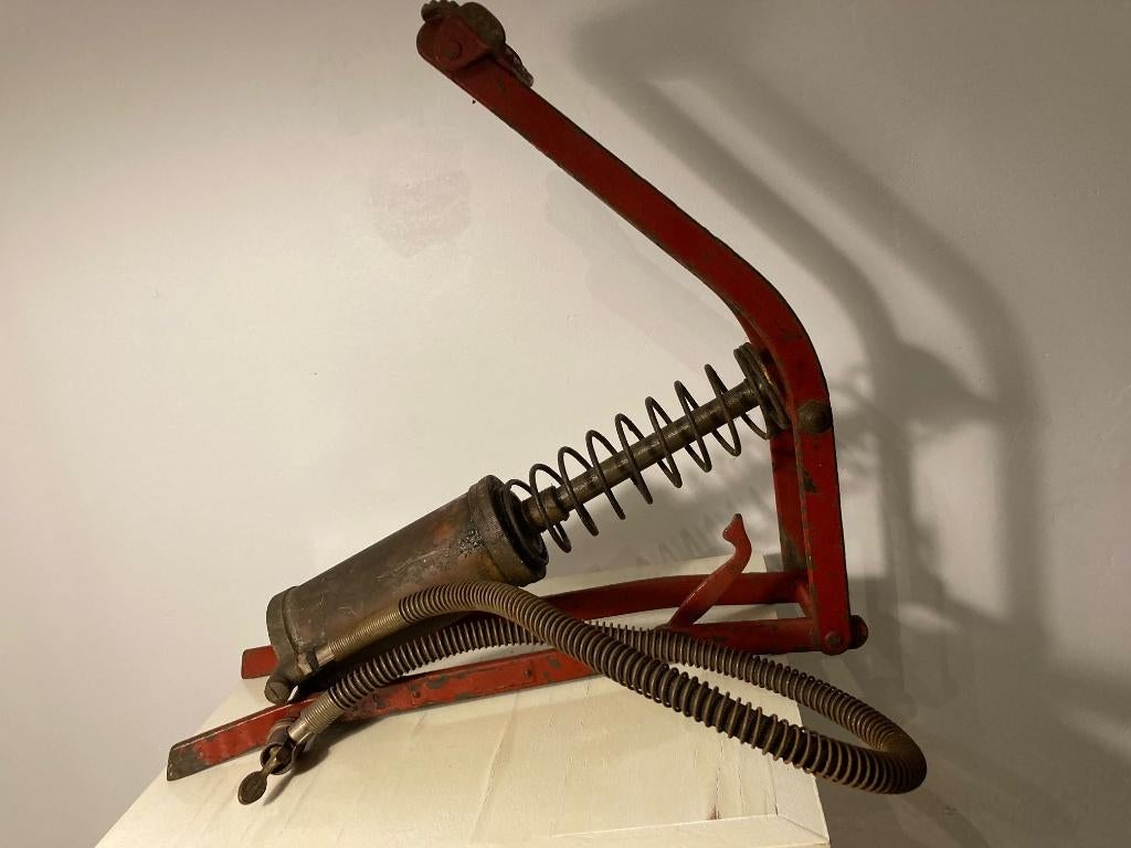 Pompe à pied vintage Kismet Lorry avec valve Renrut, Enlèvement ou Envoi