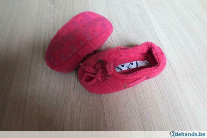 Woody pantoffels meisjes maat 26/30, Enlèvement ou Envoi, Utilisé, Fille, Autres types