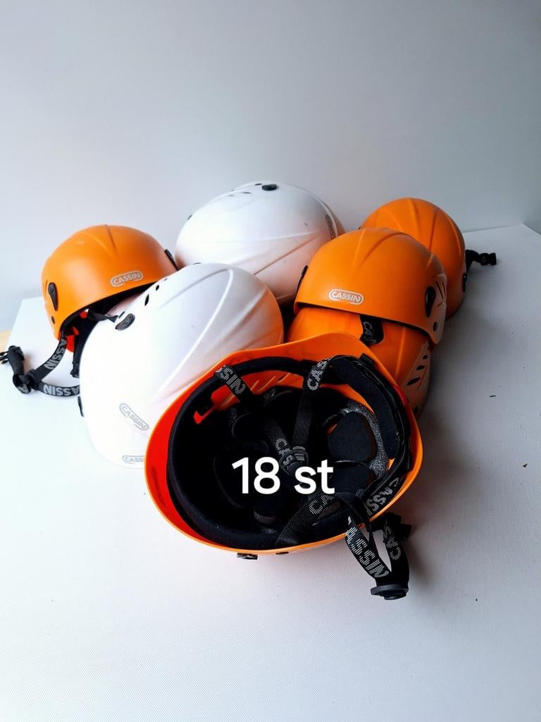 18 casques d'alpinisme - casque d'escalade, Enlèvement, Comme neuf