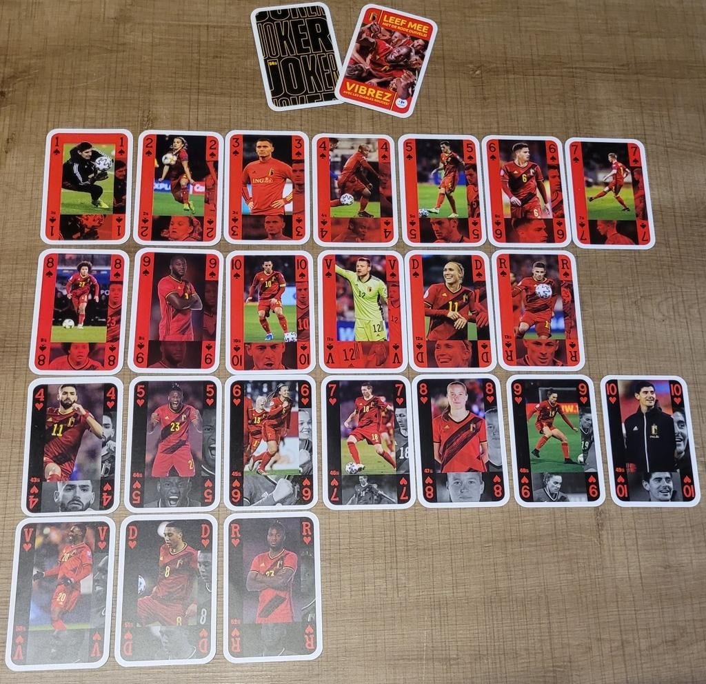 Lot speelkaarten met afbeeldingen Red Devils en Red Flames, Enlèvement ou Envoi, Comme neuf, Carte(s) à jouer