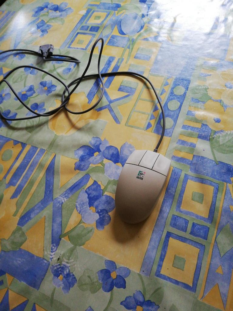 Souris Logitech., Enlèvement ou Envoi, Comme neuf, Souris
