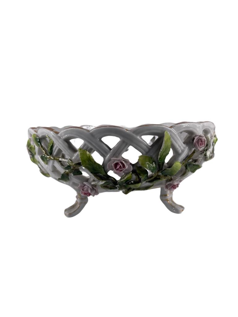 Coupe en Porcelaine avec Décor Floral - Von Schierholz 1916, Antiquités & Art, Enlèvement ou Envoi