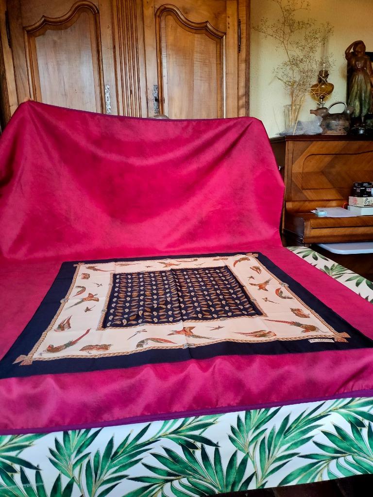 Foulard Ted lapidus paris neuf, Enlèvement ou Envoi, Neuf, Autres couleurs, Autres types