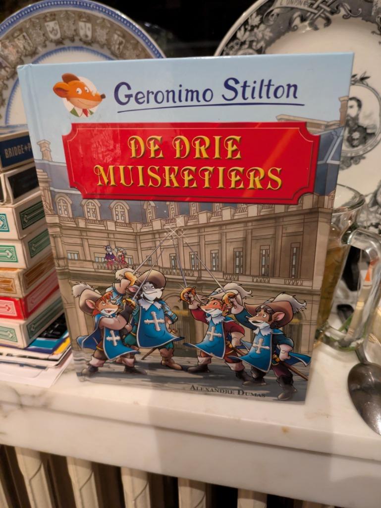 De drie musketiers, Fiction, Comme neuf, Geronimo Stilton, Enlèvement ou Envoi