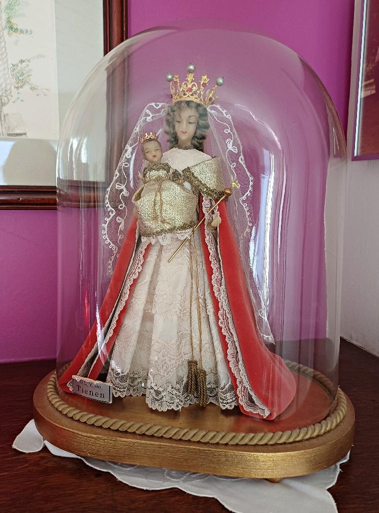 Glazen stolp / globe met wassen Maria OLV Tienen, Antiek en Kunst, Ophalen