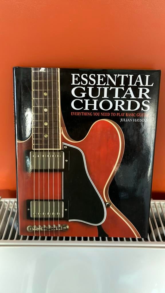 Essential Guitar Chords - akkoorden leren gitaar, Boeken, Muziek, Julian hayman, Instrument, Nieuw, Ophalen of Verzenden