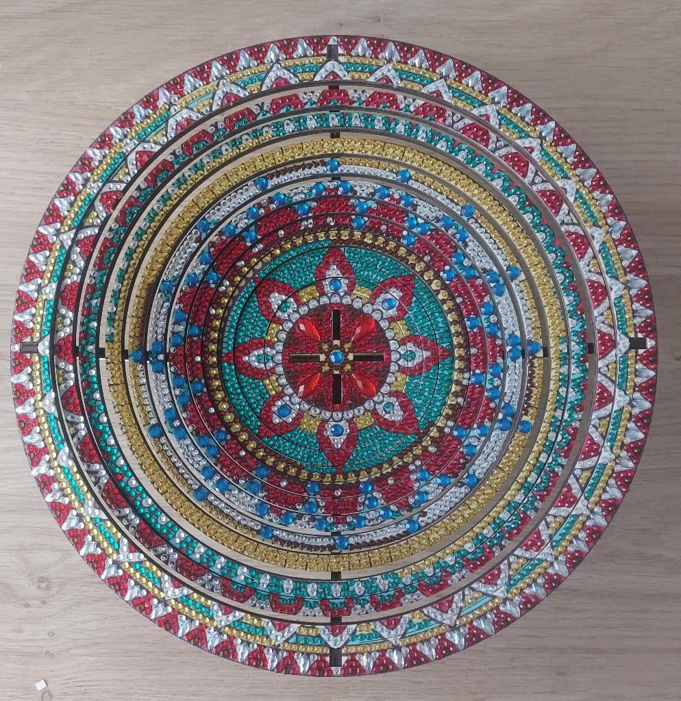 Plat en bois et strass motif Mandala couleurs vives (1), Maison & Meubles, Enlèvement ou Envoi, Neuf, Autre