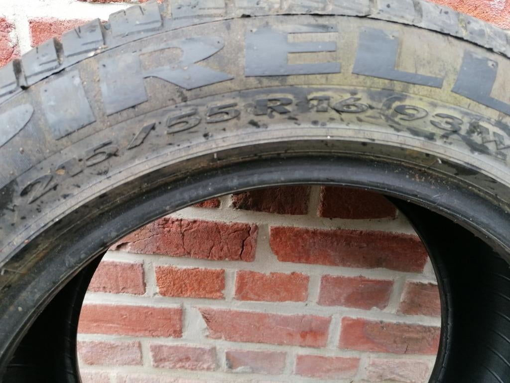 Pneu Pirelli, Ophalen of Verzenden, Zo goed als nieuw