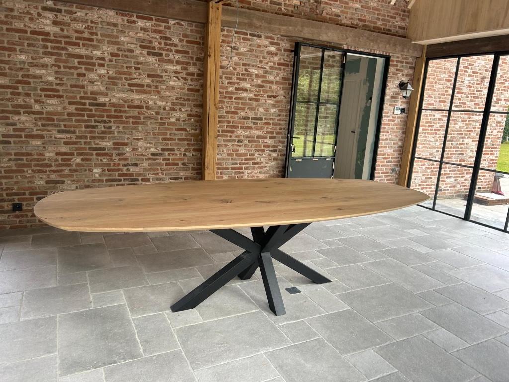 Tables basses, bancs, tronc d'arbre, chêne ovale massif, Enlèvement ou Envoi, Mobilier, Gentstraat 75, oudenaarde, Boomstamtafel