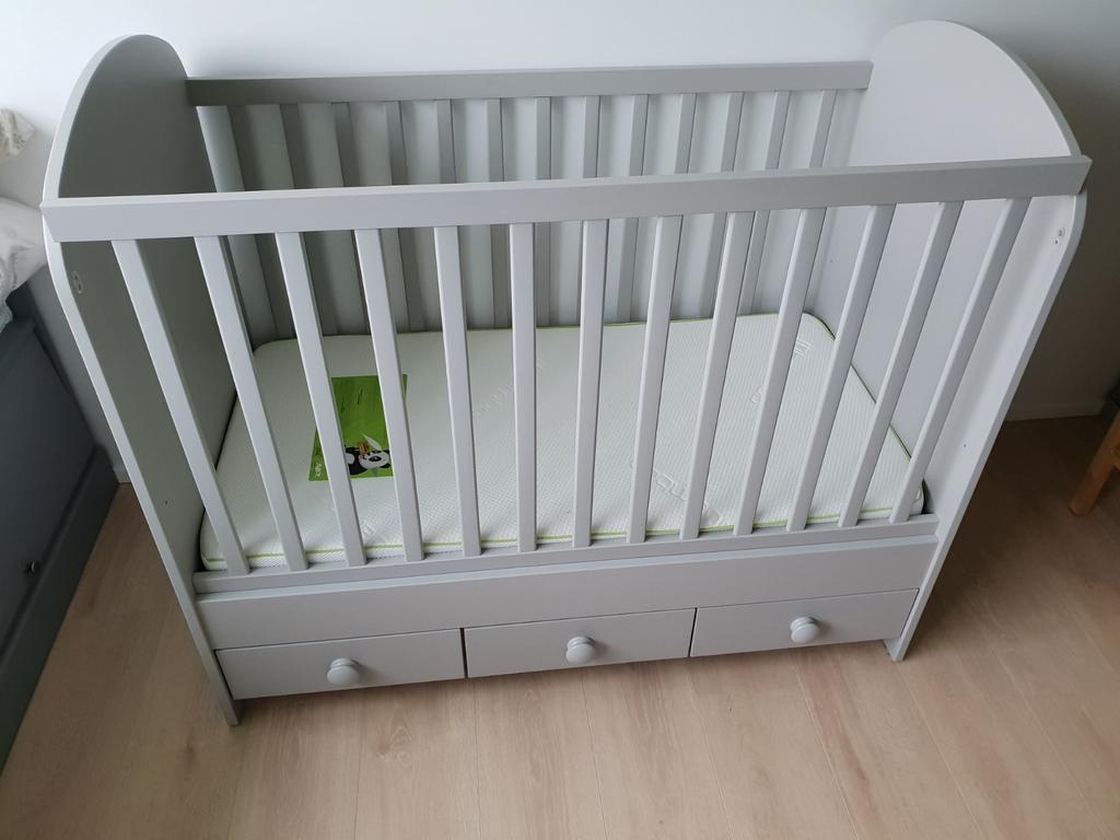 Lit bébé/enfant évolutif, Enfants & Bébés, Chambre d'enfant | Lits, Enlèvement, Comme neuf, Matelas